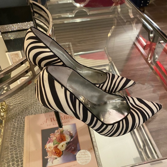 Guess Zebra Print Heels - Picture 3 of 9